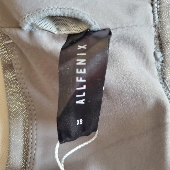 All Fenix Liquid Silver Racerback Sports Bra Beyoncé Style New With Tag XS - Picture 10 of 12